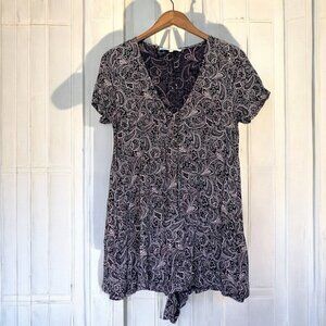 Cecico Paisley Romper Short Sleeves V-Neck Pockets Black & White Print Sz Large